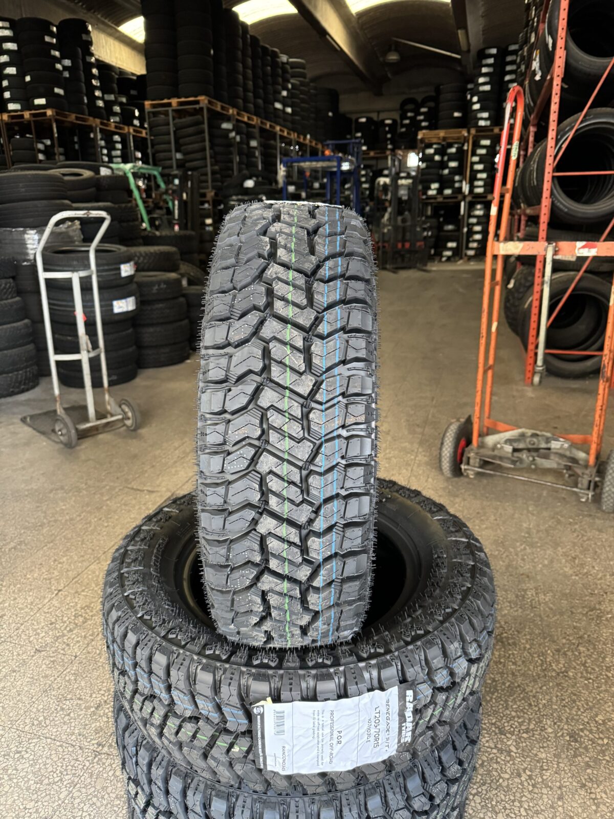 Pneumatico Nuovo Radar 205/70R15 107/103Q Renegade R/T+ - immagine 1