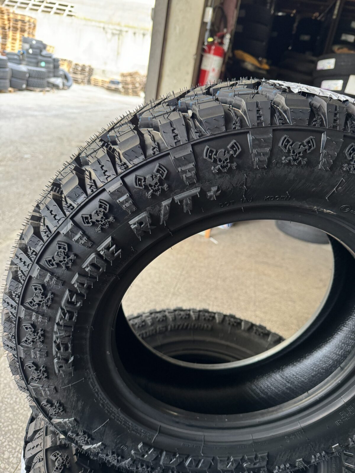 Pneumatico Nuovo Radar 205/70R15 107/103Q Renegade R/T+ - immagine 3